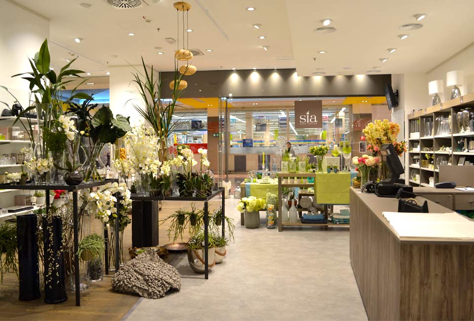 allestimento spazie espositivi abbigliamento